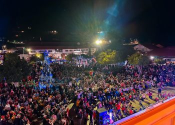 ENCIENDEN LAS LUCES NAVIDEÑAS EN MULEGÉ