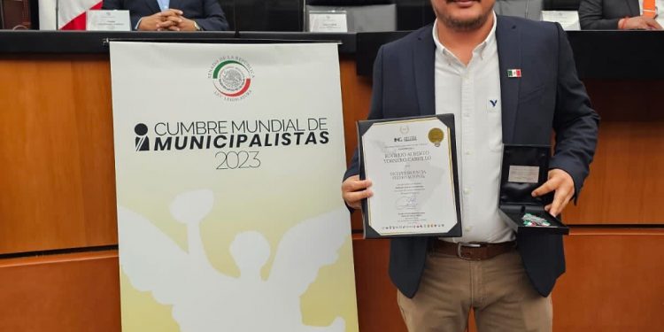 ASISTE OSCAR LEGGS CASTRO A LA TOMA DE PROTESTA DEL MOVIMIENTO DE APOYO CIUDADANO