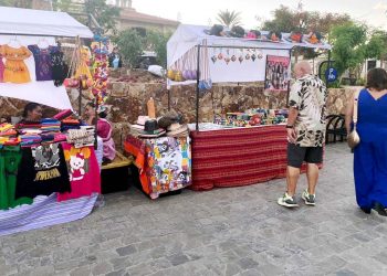 DESTINA GOBIERNO DE LOS CABOS UN NUEVO PUNTO DE VENTA EN APOYO A ARTESANOS QUE PERTENECEN A LA COMUNIDAD INDÍGENA