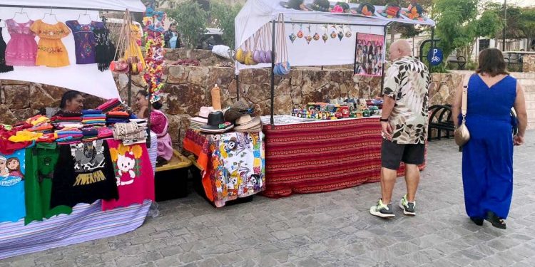 DESTINA GOBIERNO DE LOS CABOS UN NUEVO PUNTO DE VENTA EN APOYO A ARTESANOS QUE PERTENECEN A LA COMUNIDAD INDÍGENA