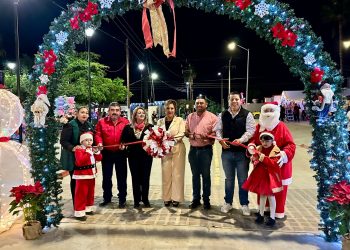 SE REALIZÓ EL ENCENDIDO DEL ÁRBOL NAVIDEÑO EN LA DELEGACIÓN DE MIRAFLORES