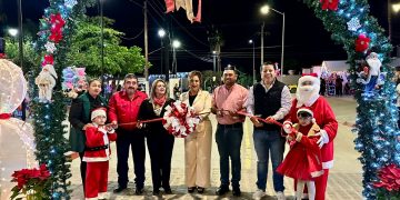 SE REALIZÓ EL ENCENDIDO DEL ÁRBOL NAVIDEÑO EN LA DELEGACIÓN DE MIRAFLORES