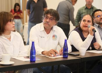 SE REUNIÓ EL ALCALDE DE LOS CABOS OSCAR LEGGS CASTRO CON REPRESENTANTES DE CANIRAC