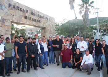 SERVIDORES PÚBLICOS DE LOS CABOS LLEVARON A CABO CAMPAÑA DE LIMPIEZA EN LA COLONIA MIRAMAR EN CSL