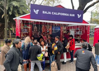 ENTREGÓ VÍCTOR CASTRO COSÍO APOYOS  A GRUPOS VULNERABLES EN SAN NICOLÁS