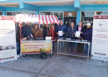 ENTREGÓ VÍCTOR CASTRO COSÍO APOYOS  A GRUPOS VULNERABLES EN SAN NICOLÁS