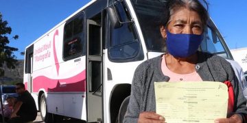 ENTREGÓ VÍCTOR CASTRO COSÍO APOYOS  A GRUPOS VULNERABLES EN SAN NICOLÁS