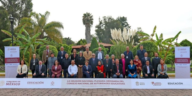 APLICA SEP EN ESCUELAS DE NIVEL BASICO PLANES, PROGRAMAS Y MATERIALES DE LA NEM