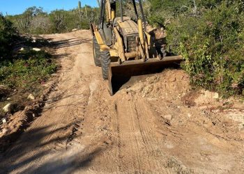SERVICIOS PÚBLICOS DE LOS CABOS CONTINÚA LOS TRABAJOS DE REHABILITACIÓN DE VÍAS DE COMUNICACIÓN EN LA ZONA RURAL