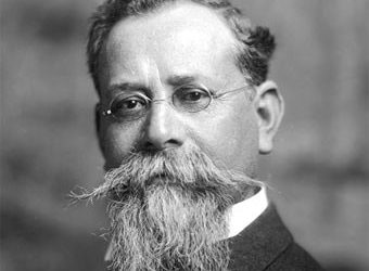 HOY SE CUMPLEN CIENTO SESENTA Y CUATRO AÑOS DEL NATALICIO DE DON VENUSTIANO CARRANZA PRIMER JEFE DEL EJERCITO CONSTITUCIONALISTA DE LA REVOLUCION MEXICANA