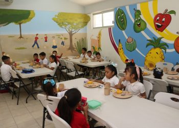 MÁS DE 10 MIL ALUMNOS DEPRIMARIA  RECIBEN DESAYUNOS CALIENTES