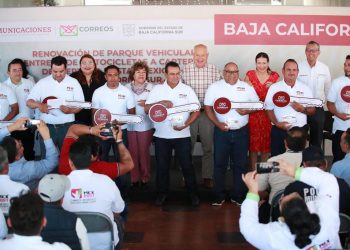 CLAUSURAN GOBERNADOR Y PRESIDENTA DEL SEDIF, CURSOS Y TALLERES DE ICATEBCS