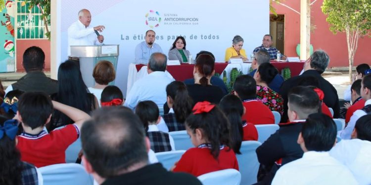 RECONOCE GOBERNADOR VMCC, A SECRETARIAS Y SECRETARIOS DEL SECTOR SALUD