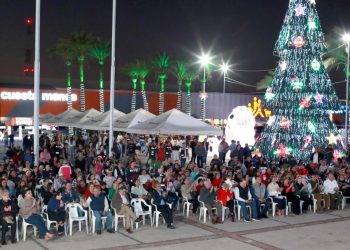 CLAUSURAN GOBERNADOR Y PRESIDENTA DEL SEDIF, CURSOS Y TALLERES DE ICATEBCS