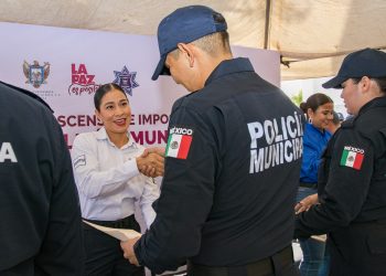 HOY SE FESTEJA EL DIA DEL POLICIA EN TODO EL PAÍS Y LOS AGENTES SALDRÁN A LAS CALLES A RECIBIR EL RECONOCIMIENTO  DE LA CIUDADANÍA