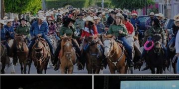 TRAS LAS HUELLAS Por Monserrath Villalejo Baeza