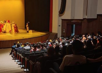 COMPARTEN EXPERIENCIAS EXITOSAS DE LA NEM DIRECTORES DEL SECTOR 5 DE PRIMARIAS DE LA PAZ