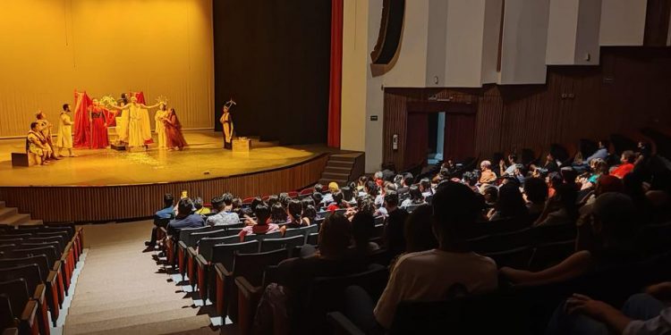 COMPARTEN EXPERIENCIAS EXITOSAS DE LA NEM DIRECTORES DEL SECTOR 5 DE PRIMARIAS DE LA PAZ