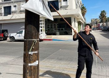 EL COORDINADOR DELEGACIONAL DE IMAGEN URBANA DAVID CHÁVEZ CONTRERAS DIO A CONOCER QUE 2 O 3 VECES POR SEMANA EL PERSONAL RETIRA PROPAGANDA EVENTUAL Y PUBLICIDAD INVASIVA