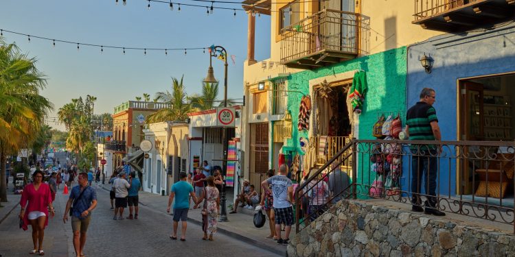 SUGIERE PROFESORA CON 50 AÑOS DE SERVICIO QUE SEAN DIARIASLAS CLASES DE EDUCACIÓN FÍSICA