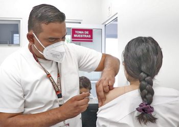 CONTINÚA DISPONIBLE LA VACUNA CONTRA  LA INFLUENZA EN CENTROS DE SALUD