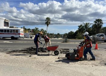 CON EL PROGRAMA DE BACHEO CONTINÚA GOBIERNO DE LOS CABOS DANDO MANTENIMIENTO DE VIALIDADES