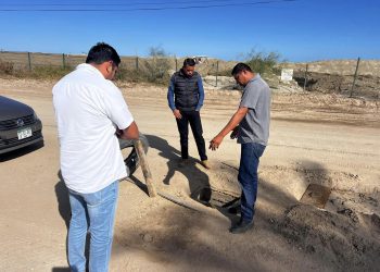 OOMSAPAS LOS CABOS REALIZARON LA REPARACIÓN DE UNA FUGA DE DRENAJE EN LA RIBERA