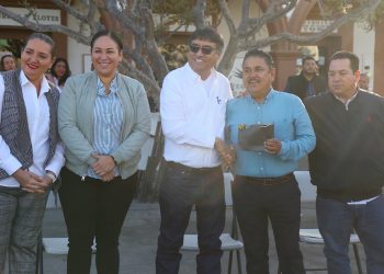 ENCABEZA ALCALDE DE LOS CABOS OSCAR LEGGS CASTRO EL PRIMER ACTO CÍVICO DE HONORES A LA BANDERA 2024