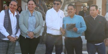 ENCABEZA ALCALDE DE LOS CABOS OSCAR LEGGS CASTRO EL PRIMER ACTO CÍVICO DE HONORES A LA BANDERA 2024