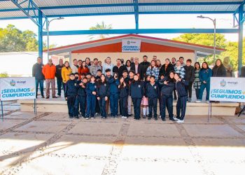 ENTREGA ALCALDESA DE MULEGÉ TECHUMBRE EN LA SECUNDARIA MANUEL F. MONTOYA