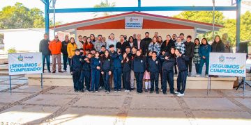 ENTREGA ALCALDESA DE MULEGÉ TECHUMBRE EN LA SECUNDARIA MANUEL F. MONTOYA