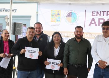 ENTREGA ALCALDE DE LOS CABOS OSCAR LEGGS CASTRO 70 APOYOS ASISTENCIALES