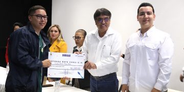 ENTREGA ALCALDE OSCAR LEGGS CASTRO 120 ESTÍMULOS ECONÓMICOS PARA EMPRENDIMIENTOS EN LOS CABOS