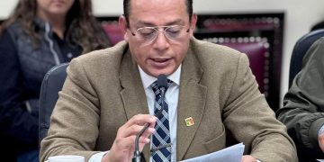 EL CABILDO DE LA PAZ APROBO IMPONER EL NOMBRE DEL BOXEADOR PACEÑO GUILLERMO “MEMO” AYON AL CENTRO DEPORTIVO MUNICIPAL ANTES “BOE” DEL FRACCIONAMIENTO ARCO IRIS
