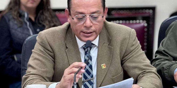 EL CABILDO DE LA PAZ APROBO IMPONER EL NOMBRE DEL BOXEADOR PACEÑO GUILLERMO “MEMO” AYON AL CENTRO DEPORTIVO MUNICIPAL ANTES “BOE” DEL FRACCIONAMIENTO ARCO IRIS