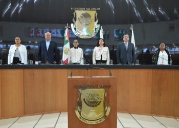 CONMEMORAN 49 ANIVERSARIO DE LA CONSTITUCIÓN DE BCS