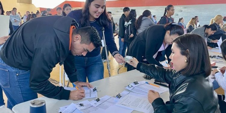 INICIA GOBIERNO DE LOS CABOS EL PAGO DE APOYOS ECONÓMICOS A 4 MIL 503 ESTUDIANTES DE LOS CABOS