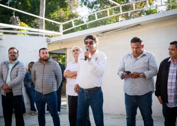 EL ALCALDE DE LOS CABOS OSCAR LEGGS CASTRO REITERÓ QUE SEGUIRÁ TRABAJANDO A FAVOR DE LA EDUCACIÓN, DURANTE LA ENTREGA DE TECHUMBRE DE LA SECUNDARIA MOISÉS SAENZ GARZA