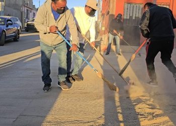 ENCABEZÓ EL PRESIDENTE MUNICIPAL DE LOS CABOS OSCAR LEGGS CASTRO LAS ACTIVIDADES DE LIMPIEZA EN LA COLONIA GARDENIAS EN CSL