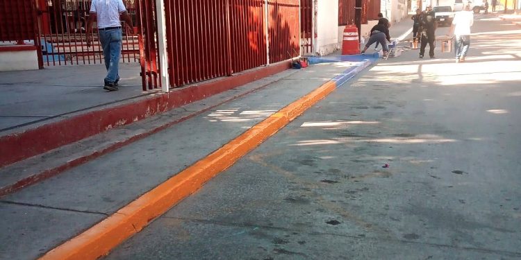 GOBIERNO DE LOS CABOS INICIA PROGRAMA PARA MEJORAR LOS ACCESOS PRINCIPALES DE INSTITUCIONES EDUCATIVAS EN CSL