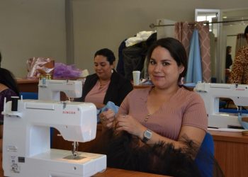 COMPARTEN EXPERIENCIAS EXITOSAS DE LA NEM DIRECTORES DEL SECTOR 5 DE PRIMARIAS DE LA PAZ