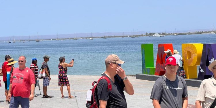 SOSTIENE GOBERNADOR VMCC, ENCUENTRO CON FAMILIAS DE CONQUISTA AGRARIA, EN LA PAZ