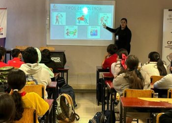 IMPARTEN CURSOS A ESTUDIANTES DE NIVEL BÁSICO PARA PREVENIR LA TRATA DE PERSONAS
