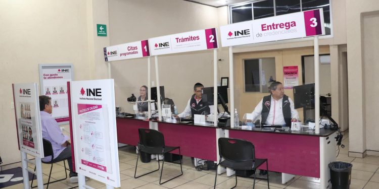 EL INEBCS HACE UN LLAMADO A LA CIUDADANÍA QUE AÚN NO HA RECOGIDO SU CREDENCIAL PARA VOTAR A QUE ACUDA POR ELLA INCLUSO EN FIN DE SEMANA.