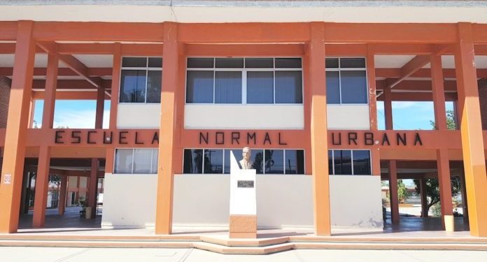 OCHENTA AÑOS DE SU FUNDACION COMO INSTITUCION FORMADORA DE MAESTROS EN BAJA CALIFORNIA SUR CUMPLE HOY LA BENEMERITA ESCUELA NORMAL URBANA “PROFR. DOMINGO CARBALLO FELIX “DE ESTA CIUDAD