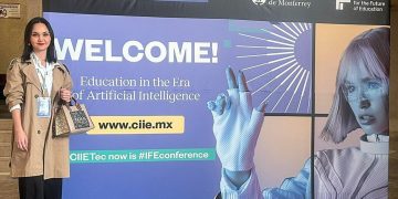 UNIVERSIDAD MUNDIAL PRESENTE EN CONGRESO DE EDUCACIÓN E INTELIGENCIA ARTIFICIAL