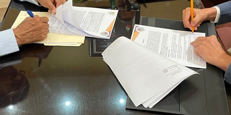 FIRMA GOBIERNO DE LOS CABOS CONVENIO PARA EL DESARROLLO DEL CENTRO ONCOLOGICO DE LOS CABOS