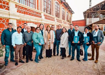 TOMA PROTESTA EL COMITÉ CIUDADANO DEL PUEBLO MÁGICO DE SANTA ROSALÍA