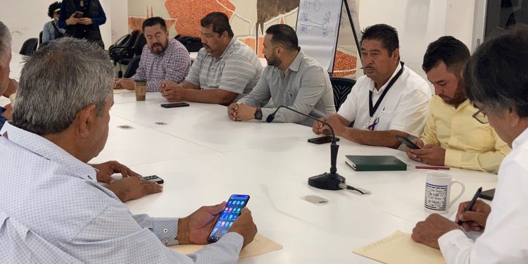 GOBIERNO DE LOS CABOS Y GREMIOS DE TAXIS TRABAJAN EN EL ORDENAMIENTO VIAL DE CABO SAN LUCAS