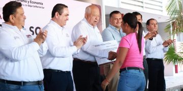 ENTREGA VMCC MICROFINANCIAMIENTOS A 85 FAMILIAS  DE LA PAZ